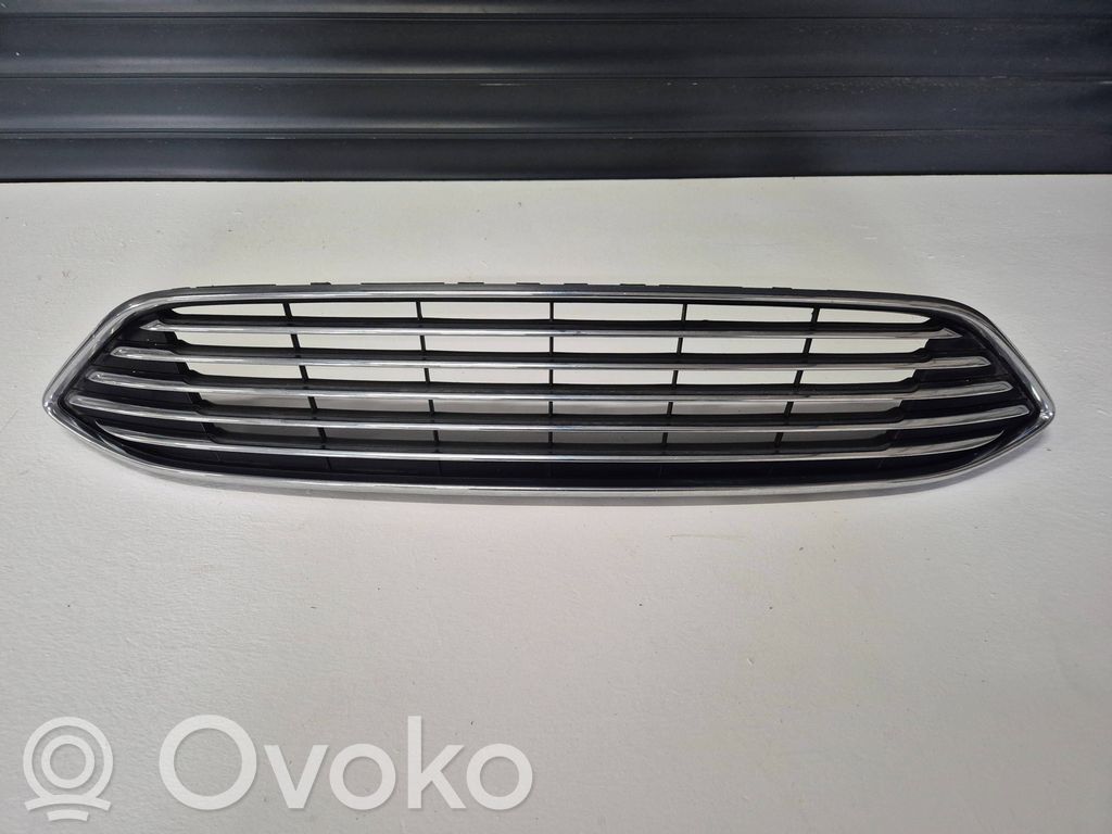 Ford Focus Grotelės priekinės 