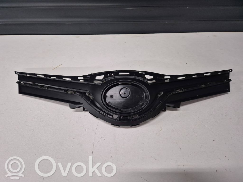 Toyota Yaris Front grill 