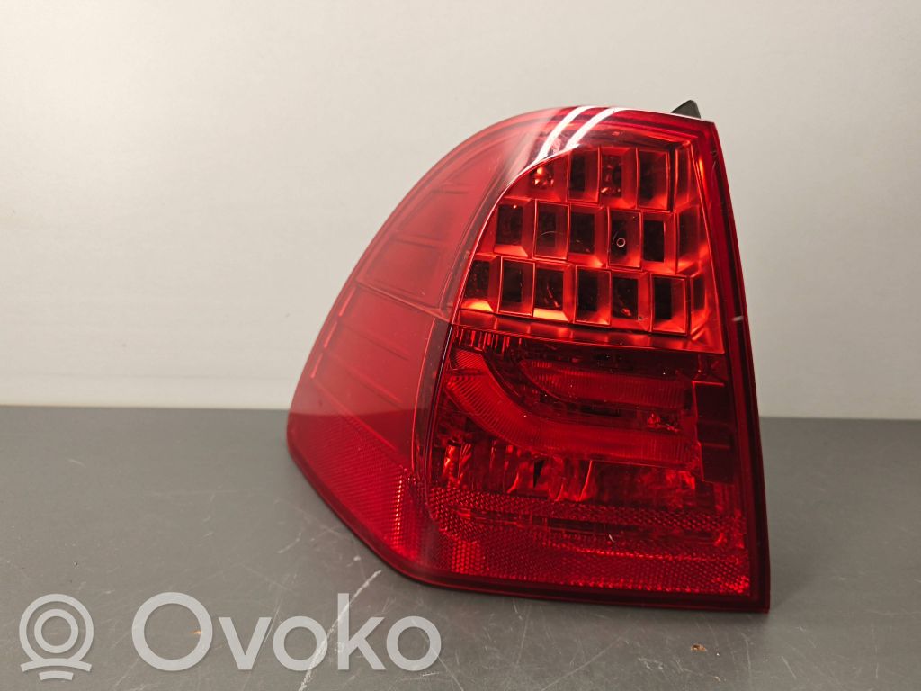 BMW 3 E90 E91 Aizmugurējais lukturis virsbūvē 