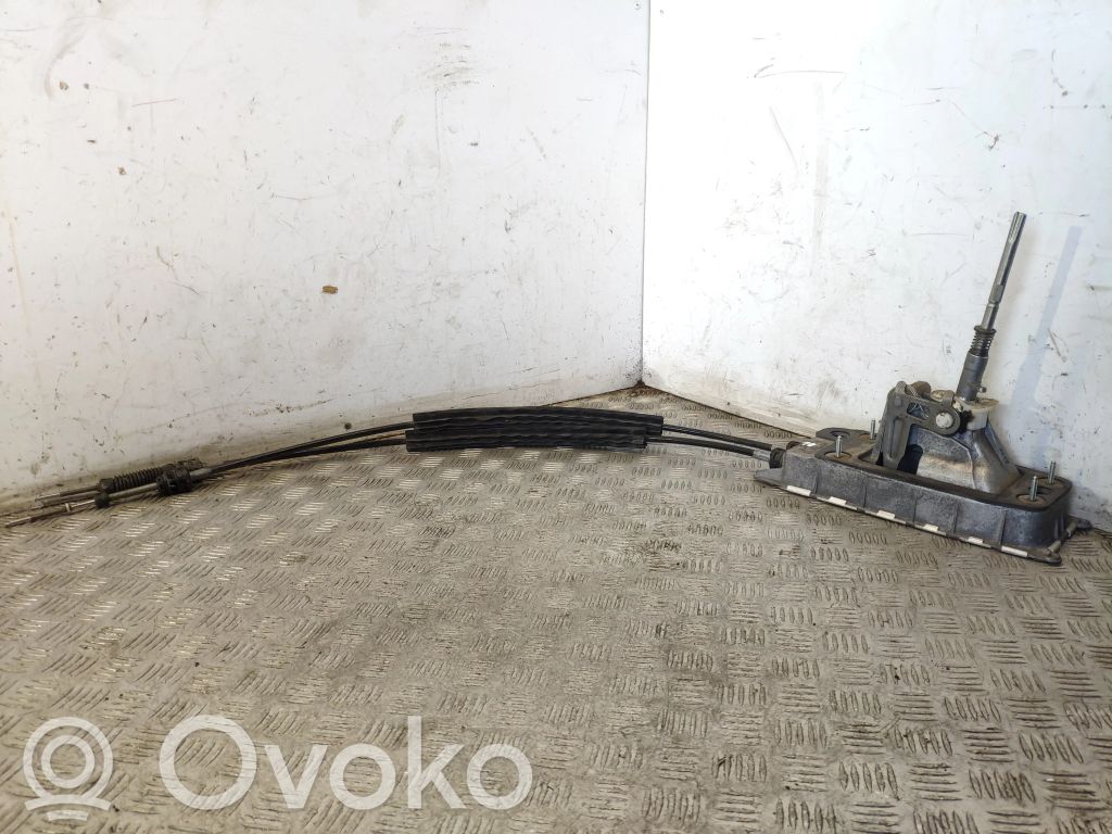 Volkswagen PASSAT B7 Lewarek zmiany biegów / górny 