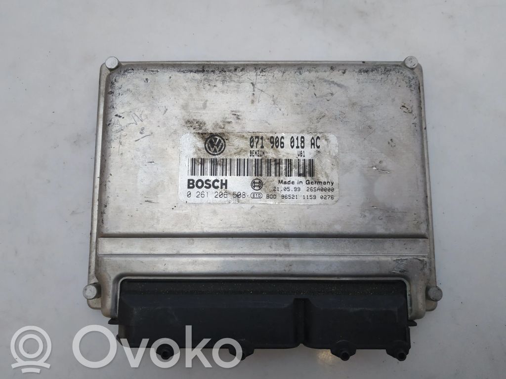 Volkswagen PASSAT B5 Engine control unit/module 
