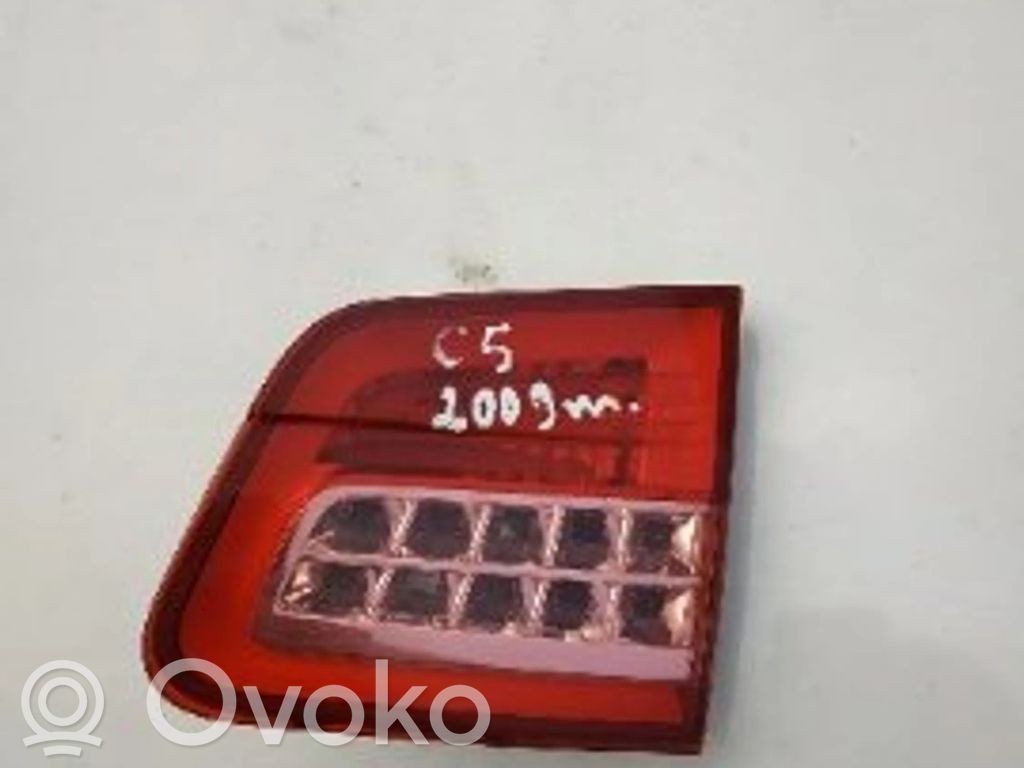 Citroen C5 Galinis žibintas dangtyje 