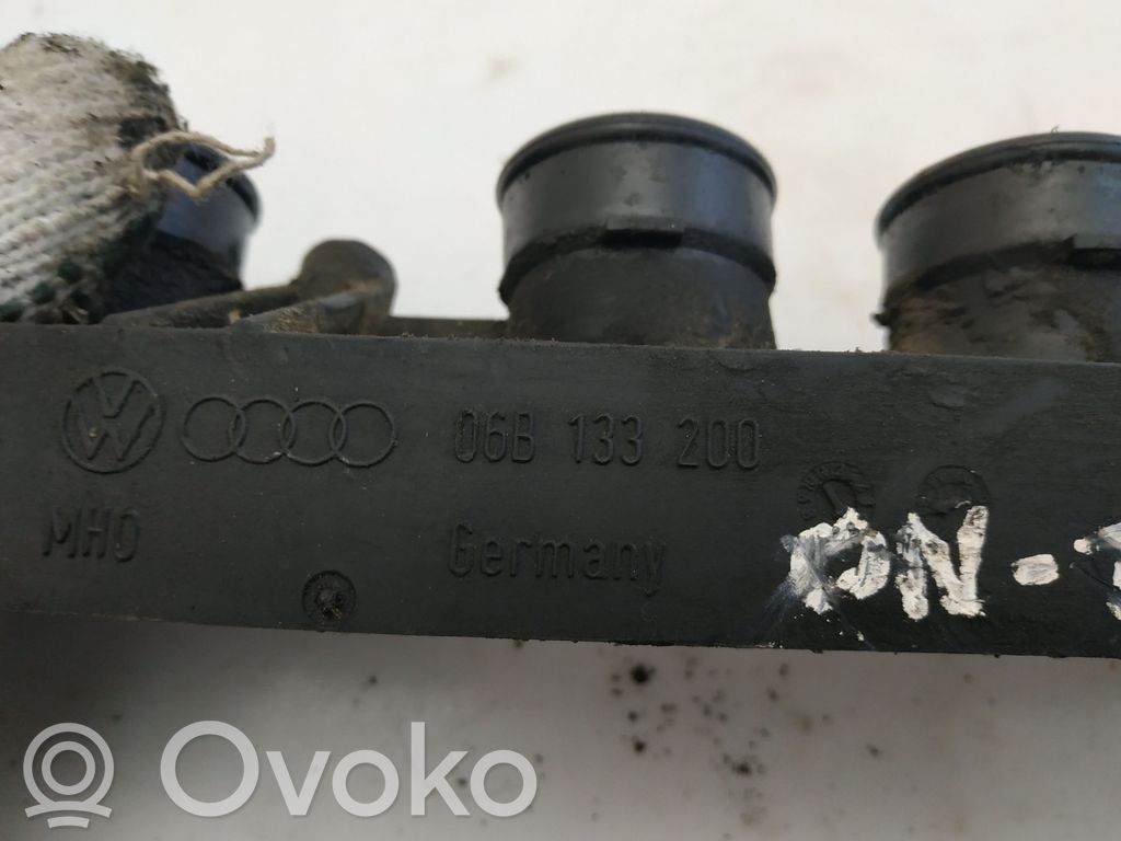 Audi A4 S4 B5 8D Intake manifold 