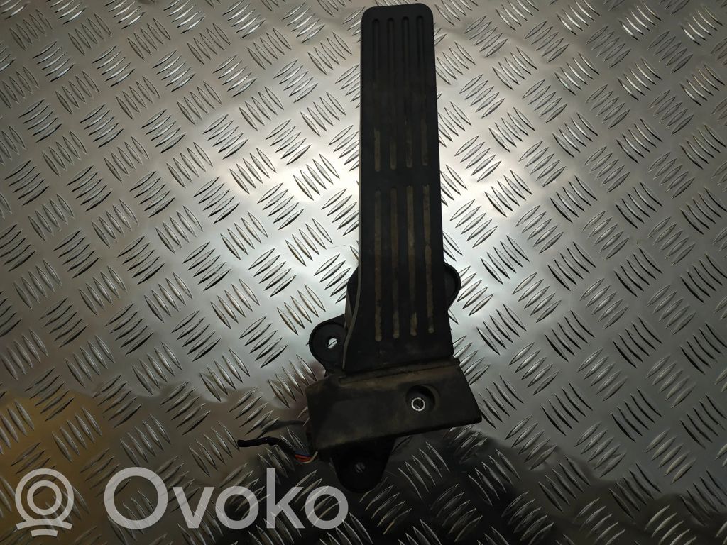 Hyundai Santa Fe Accelerator throttle pedal 