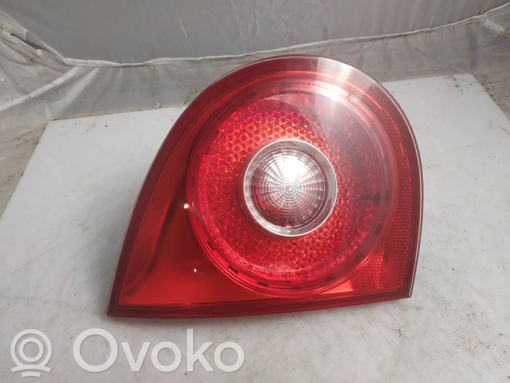 Volkswagen Golf V Takaluukun takavalot 