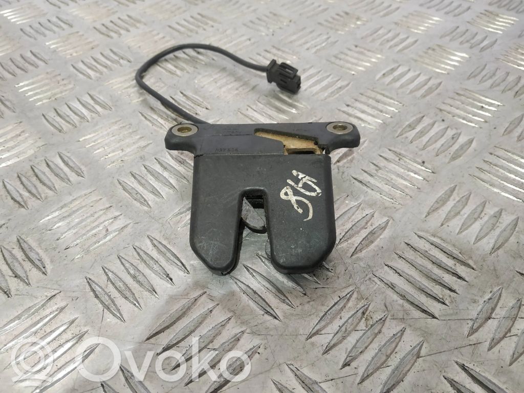 Audi A8 S8 D2 4D Tailgate/trunk/boot lock/catch/latch 