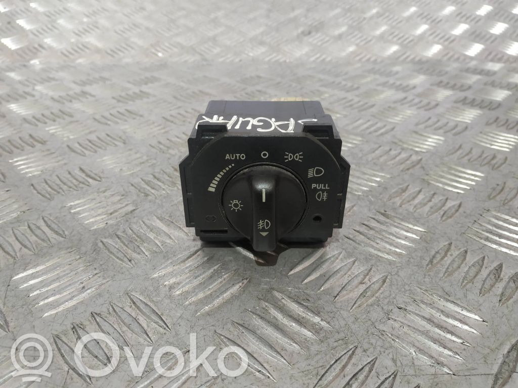 Jaguar S-Type Light switch 