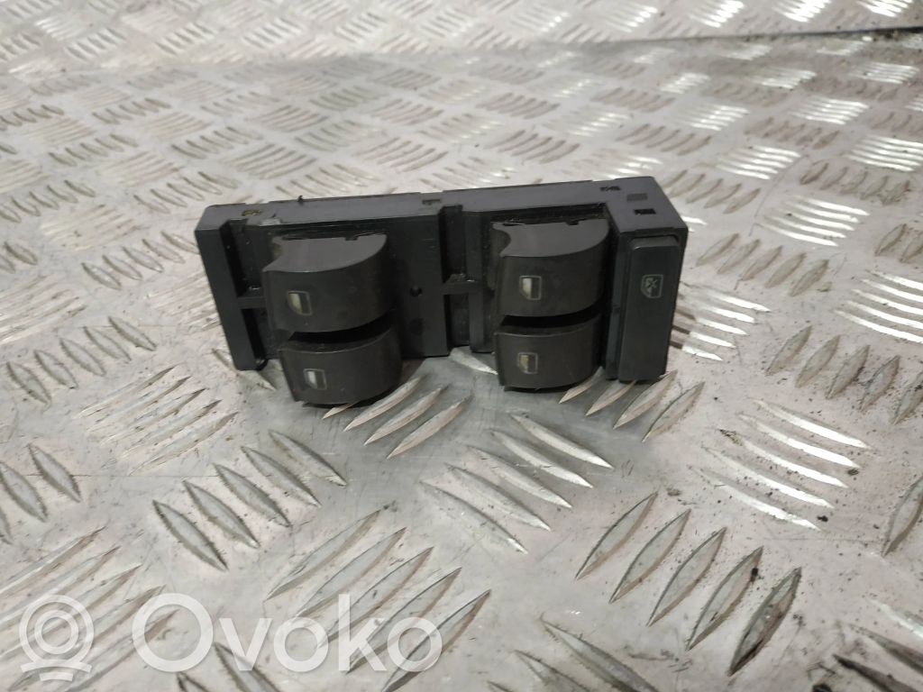 Audi A6 S6 C5 4B Interruptor del elevalunas eléctrico 