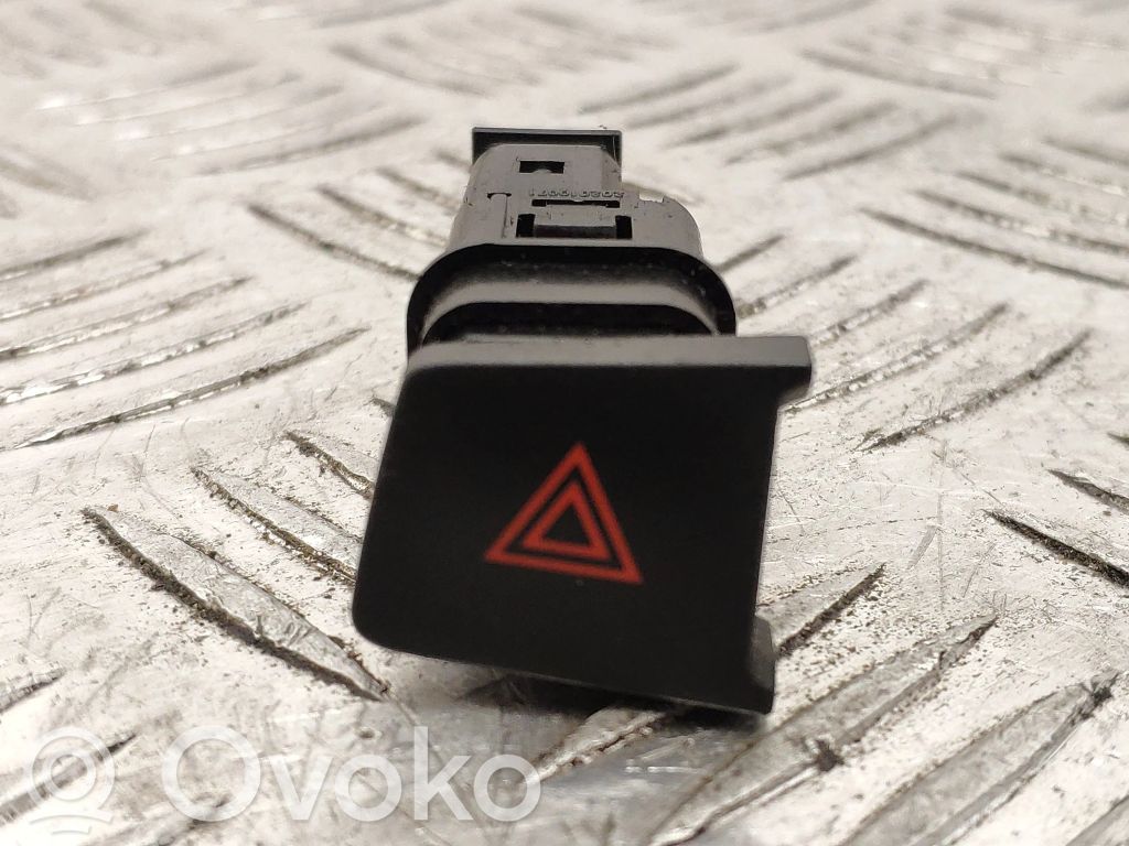 Chevrolet Captiva Hazard light switch 