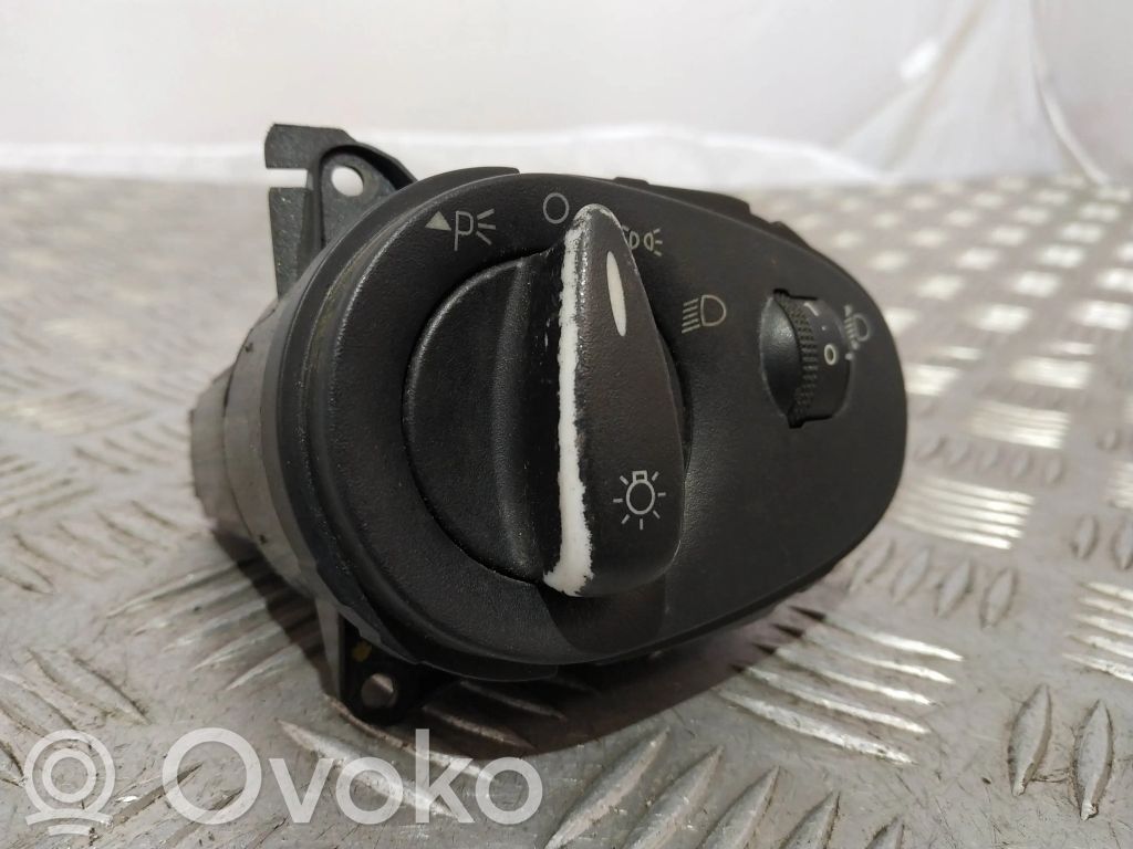 Ford Focus Light switch 