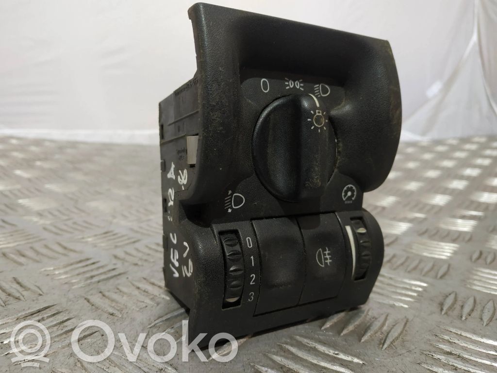 Light switch   90569813