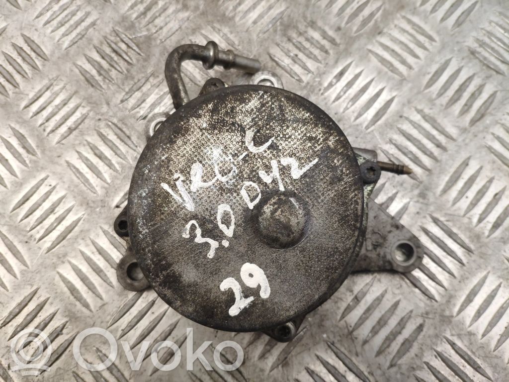 Opel Vectra C Vacuum pump 