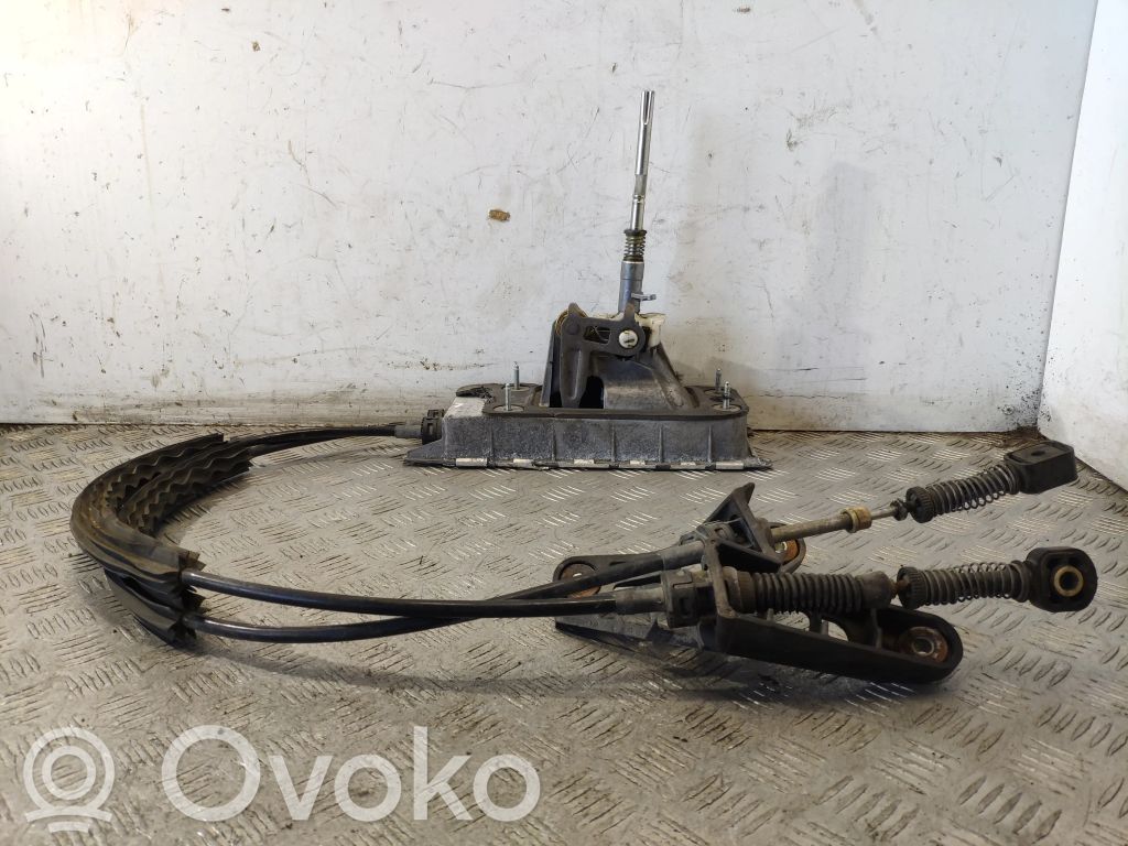 Volkswagen PASSAT B7 Pavarų perjungimo mechanizmas (kulisa) 