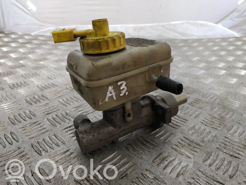 Audi A3 S3 8L Główny cylinder hamulca 