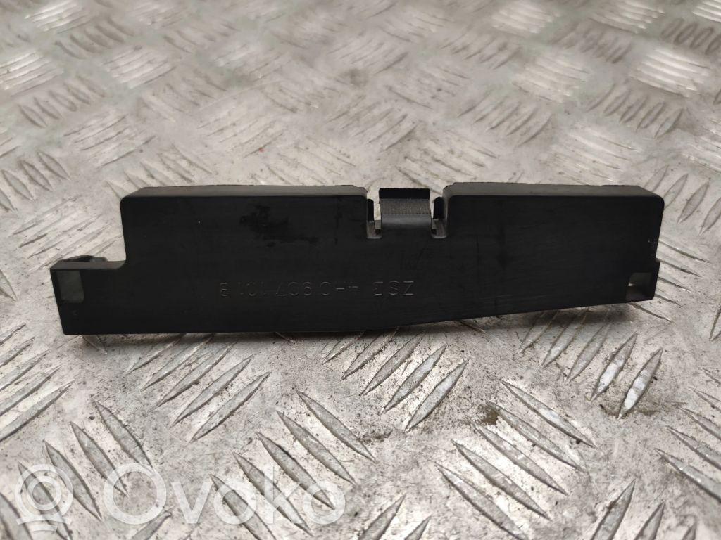 Audi A8 S8 D4 4H Tapa de caja de fusibles 