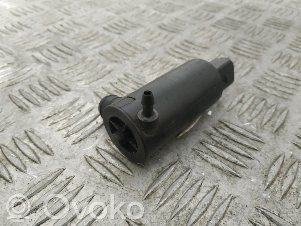 Toyota Yaris Windscreen/windshield washer pump 