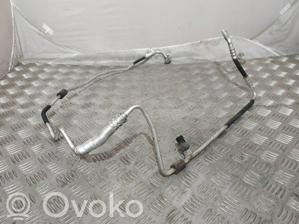 BMW 3 E90 E91 Ilmastointilaitteen putki (A/C) 