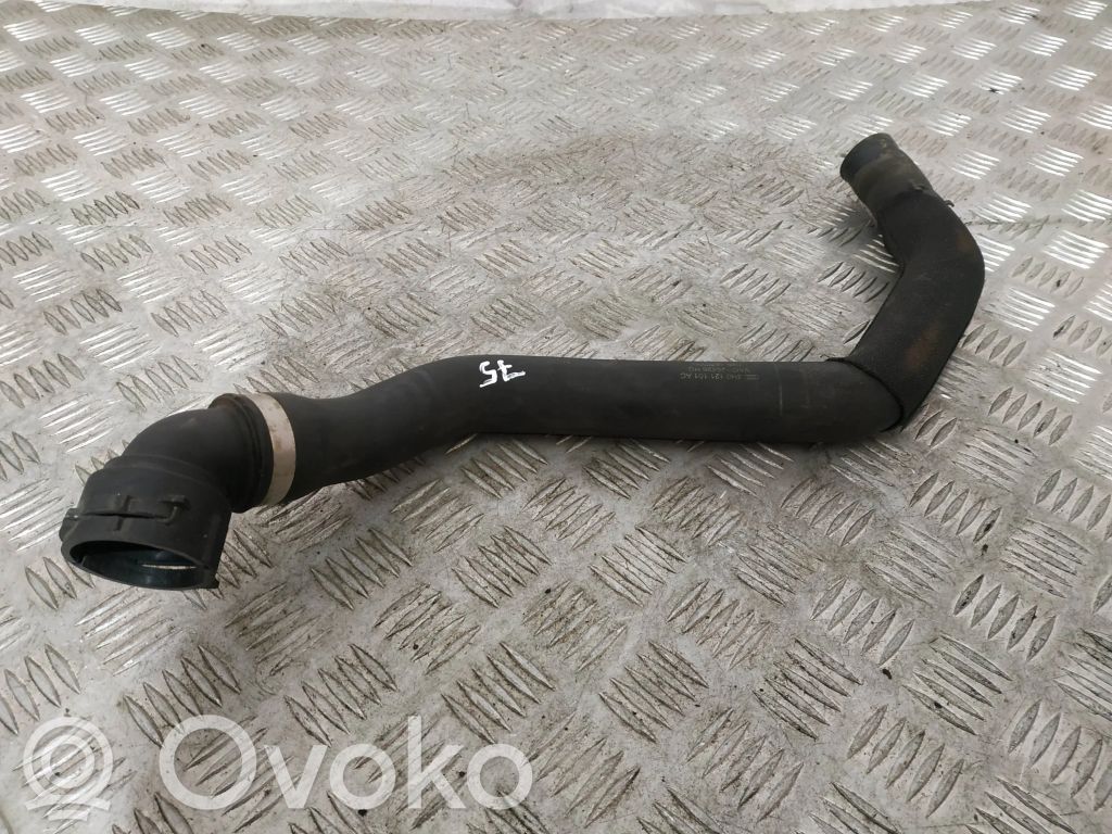 Audi A8 S8 D4 4H Engine coolant pipe/hose 