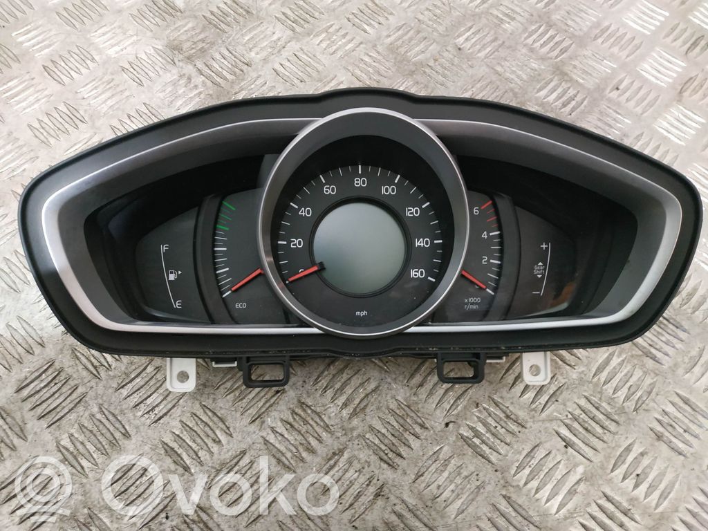 Volvo V40 Cross country Speedometer (instrument cluster) 