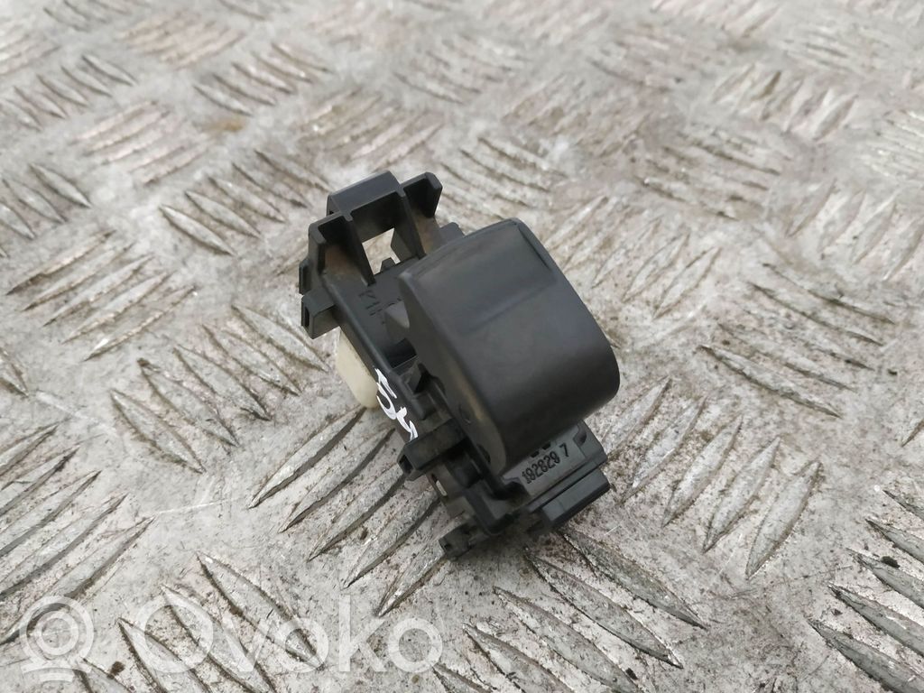 Toyota Urban Cruiser (XP110) Electric window control switch 