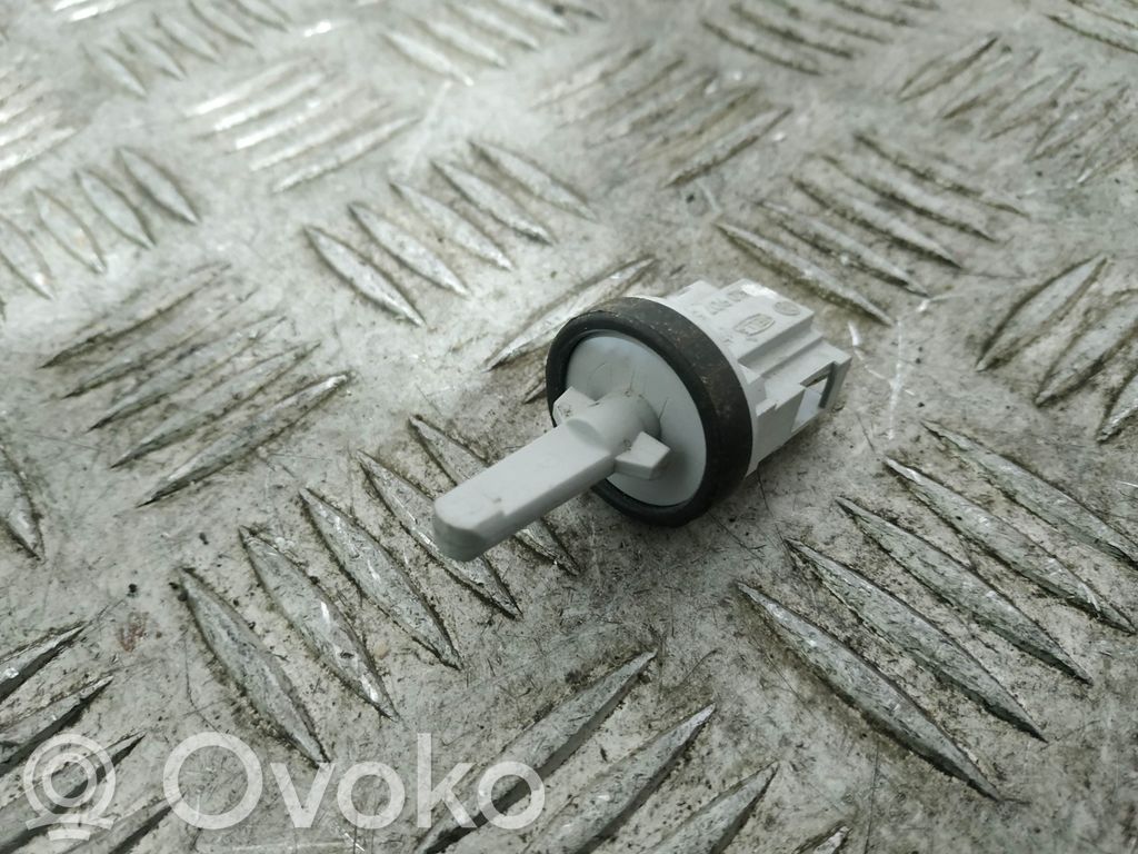 Volkswagen Touareg II Oil temperature sensor 