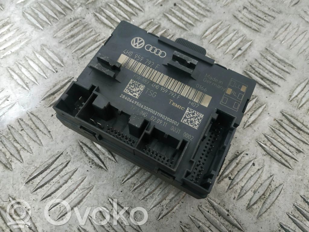 Volkswagen Touareg II Door control unit/module 