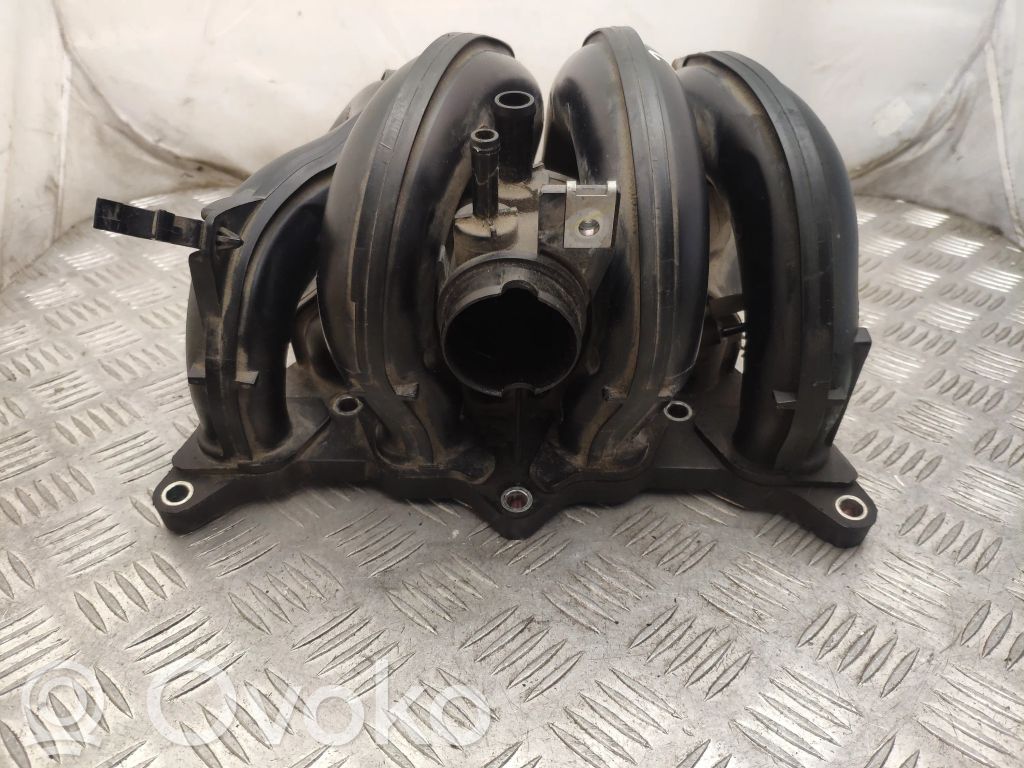 Daihatsu Sirion Colector de admisión 
