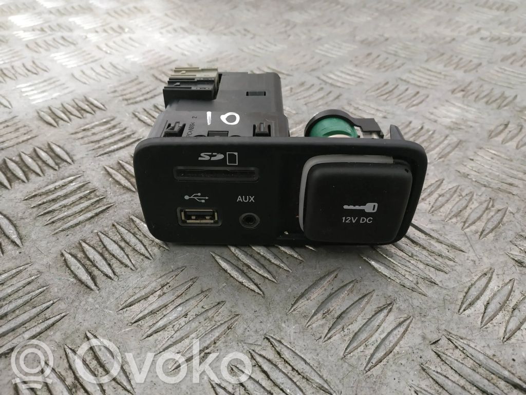 Jeep Cherokee AUX in-socket connector 