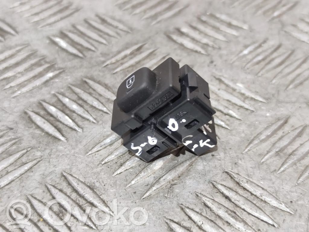 Central locking switch button   31275374