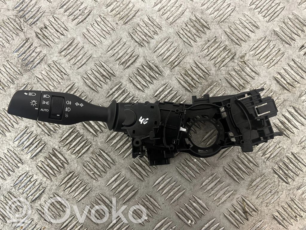 Lexus NX Palanca de intermitentes 
