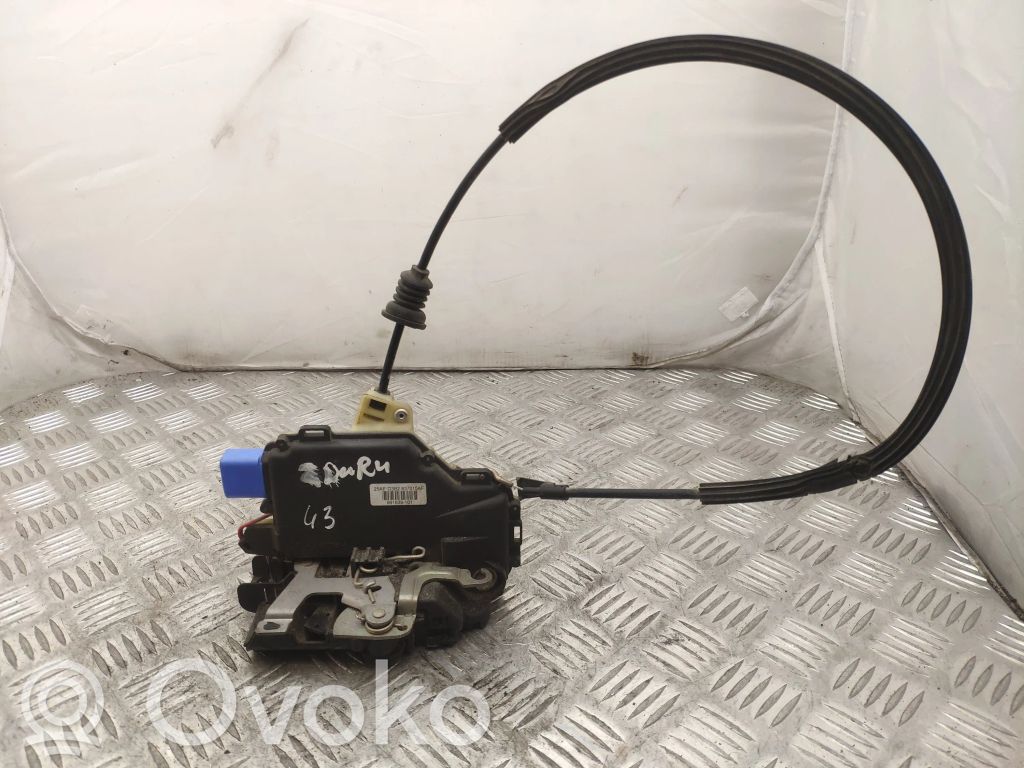 Volkswagen Polo Front door lock 