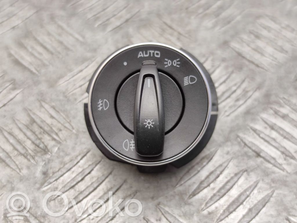 Porsche Cayenne (92A) Light switch 