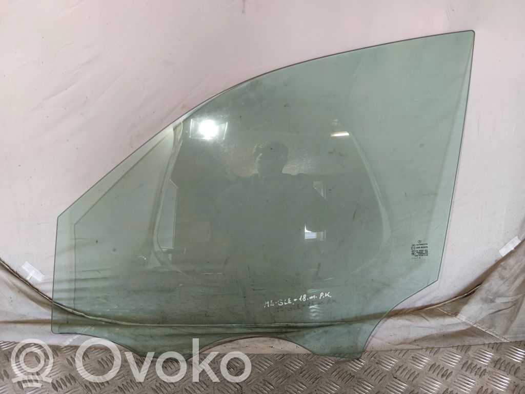 Mercedes-Benz GLE (W166 - C292) priekšējo durvju stikls (četrdurvju mašīnai) 
