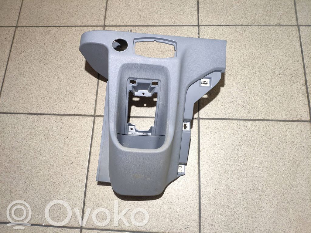 Ford Transit Kita panelės detalė 