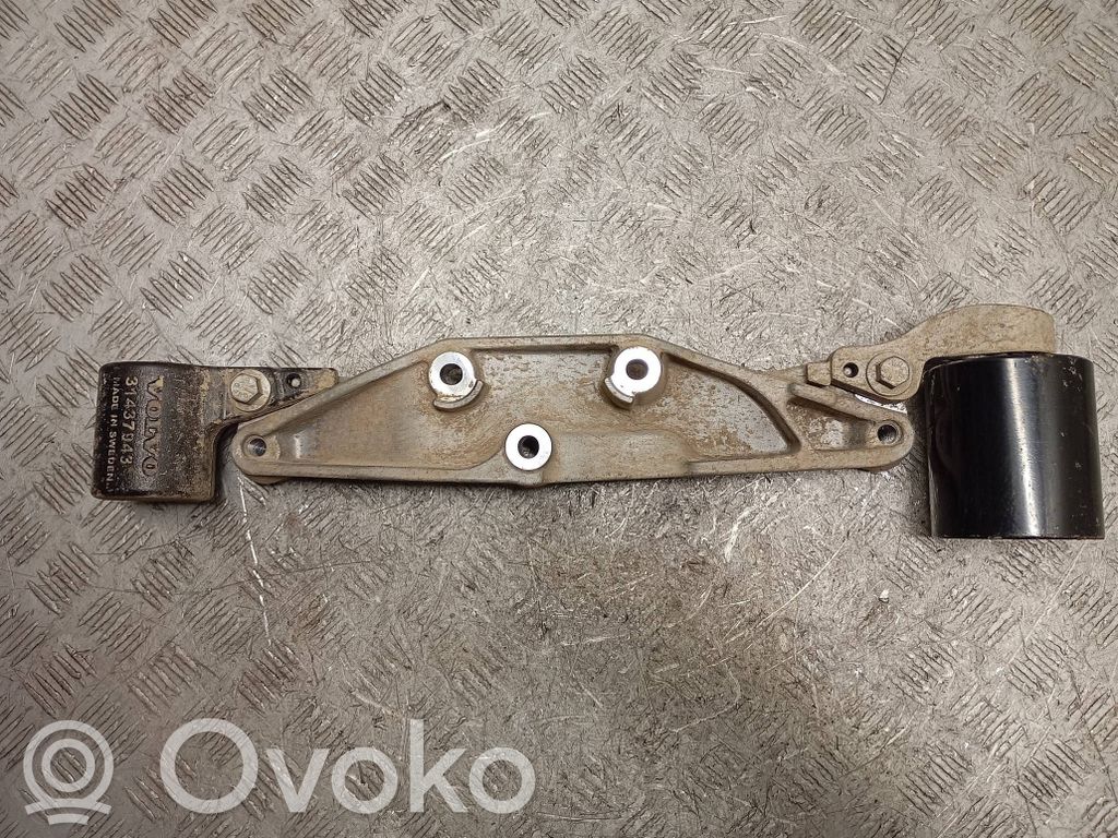 Volvo XC60 Rear differential/diff mount bracket 