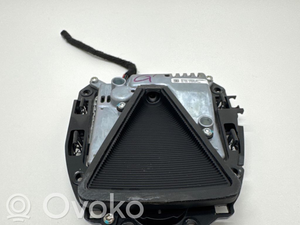 Tesla Model S Priekinio stiklo kamera 