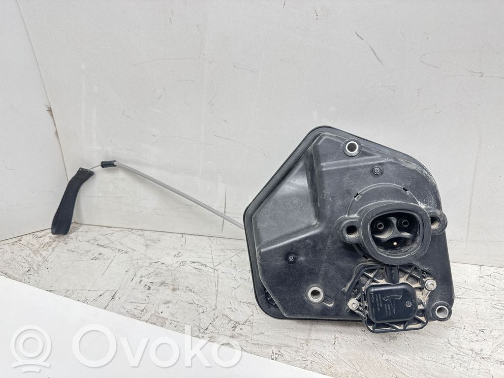 Tesla Model S Gniazdo ładowania samochodu elektrycznego 