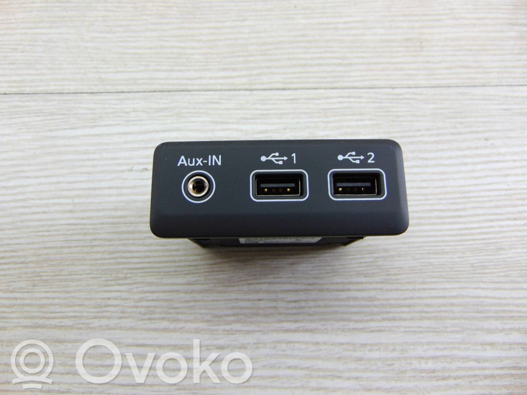 Renault Megane IV Enchufe conector USB 