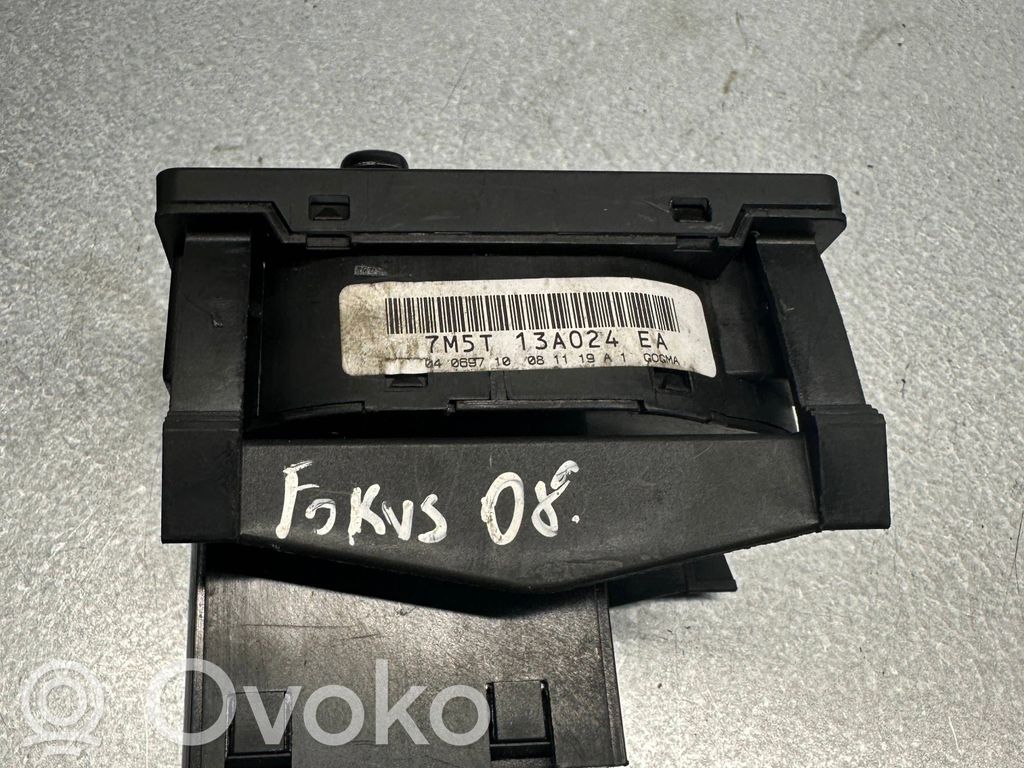 Ford Focus Light switch 