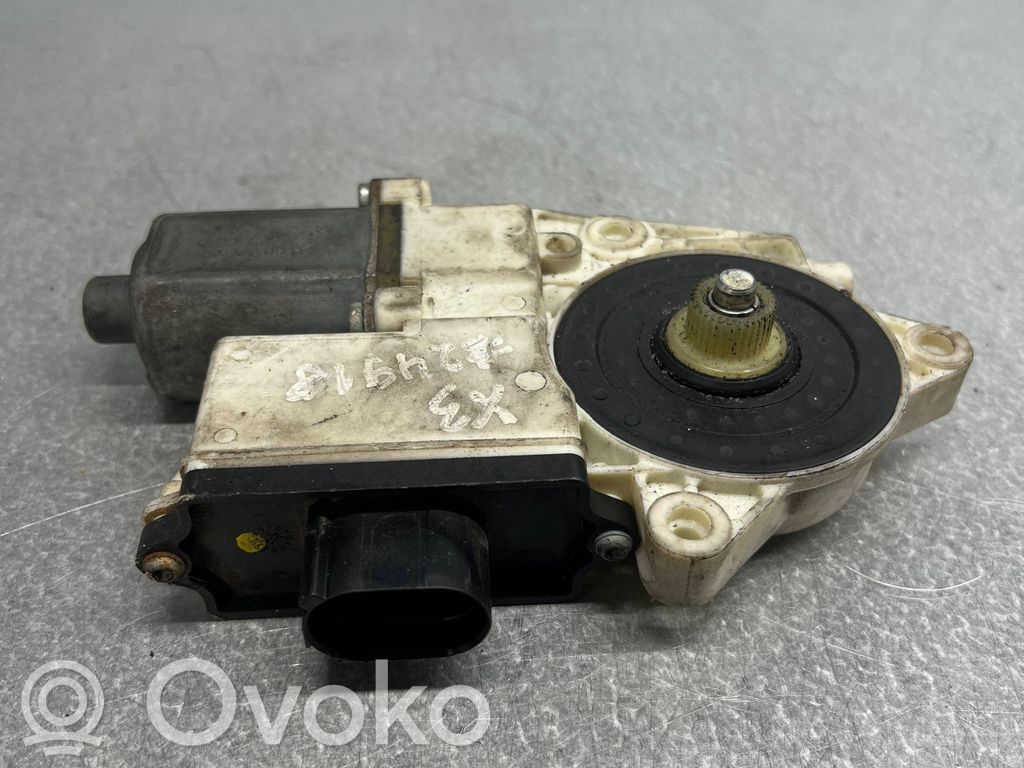 BMW X3 E83 Front door window regulator motor 
