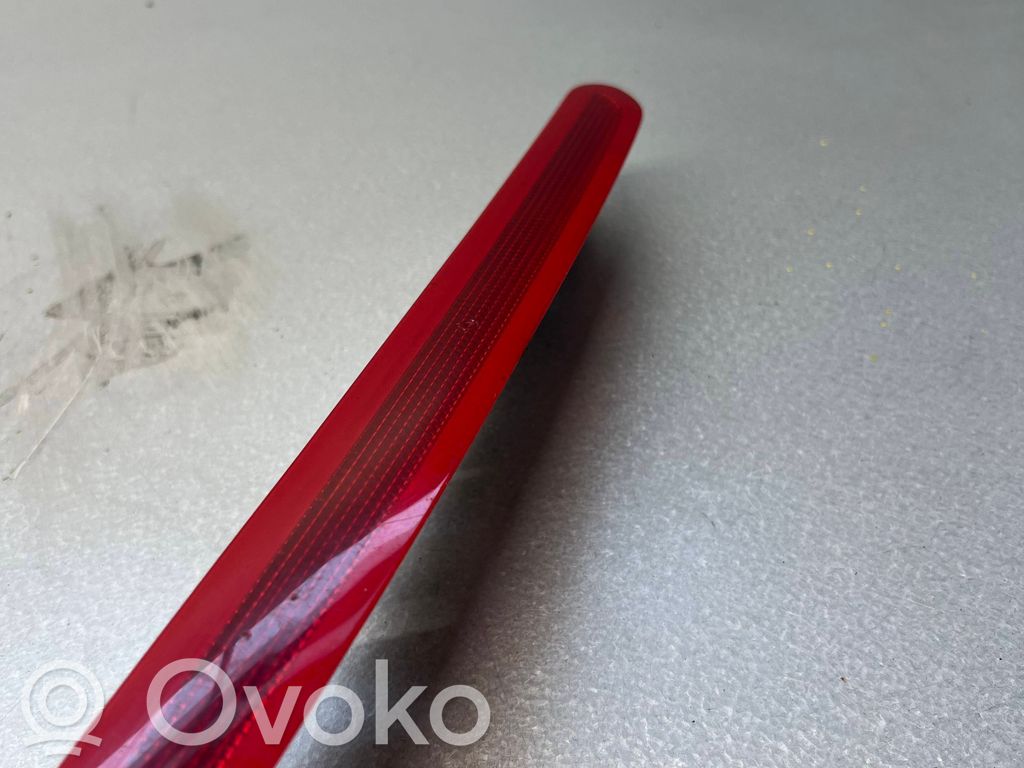 Volkswagen Golf V Kolmas/lisäjarruvalo 