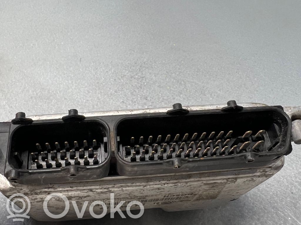 Volkswagen Golf V Engine control unit/module 