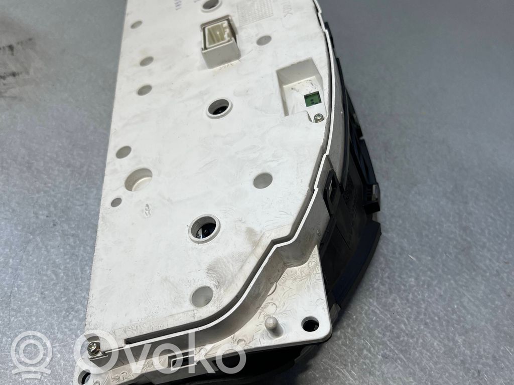 Volvo XC90 Speedometer (instrument cluster) 