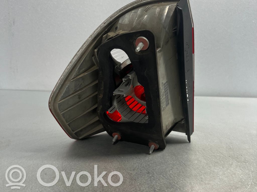 BMW X3 E83 Aizmugurējais lukturis virsbūvē 