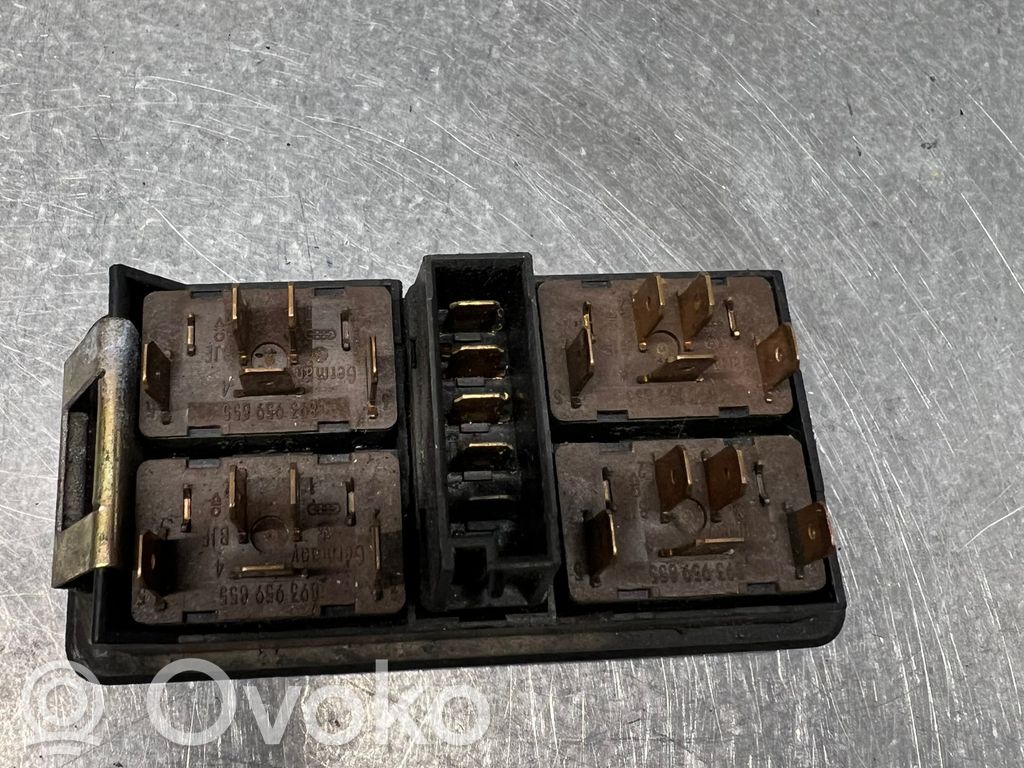 Audi A6 S6 C4 4A Electric window control switch 