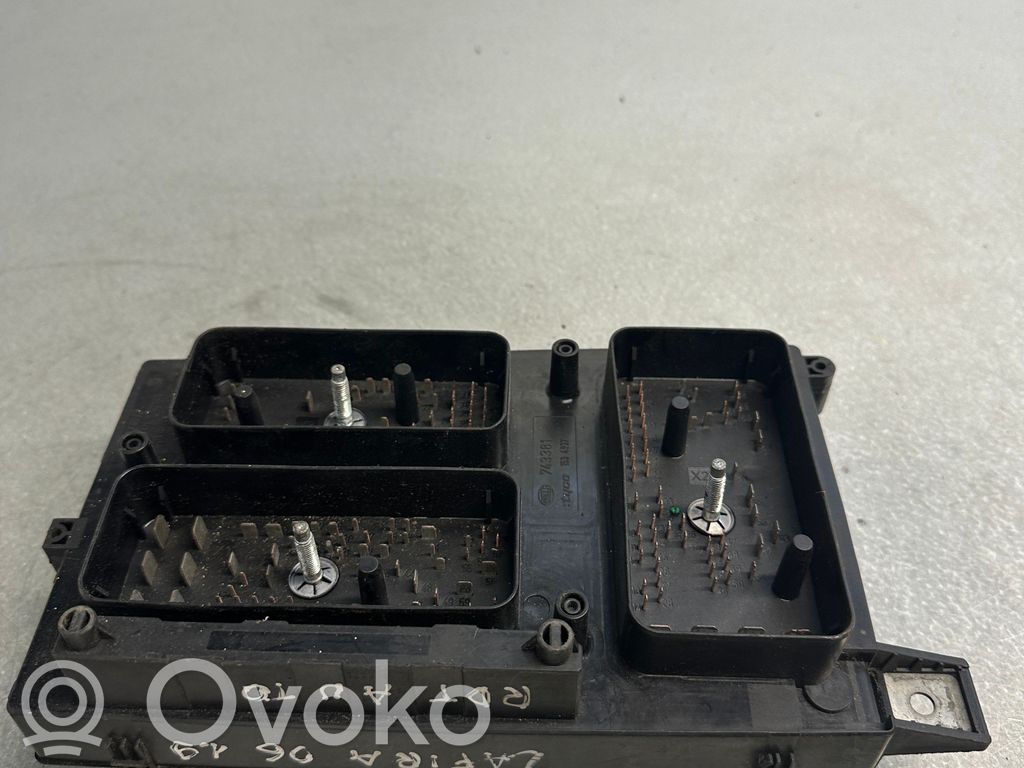 Opel Zafira B Módulo de fusible 