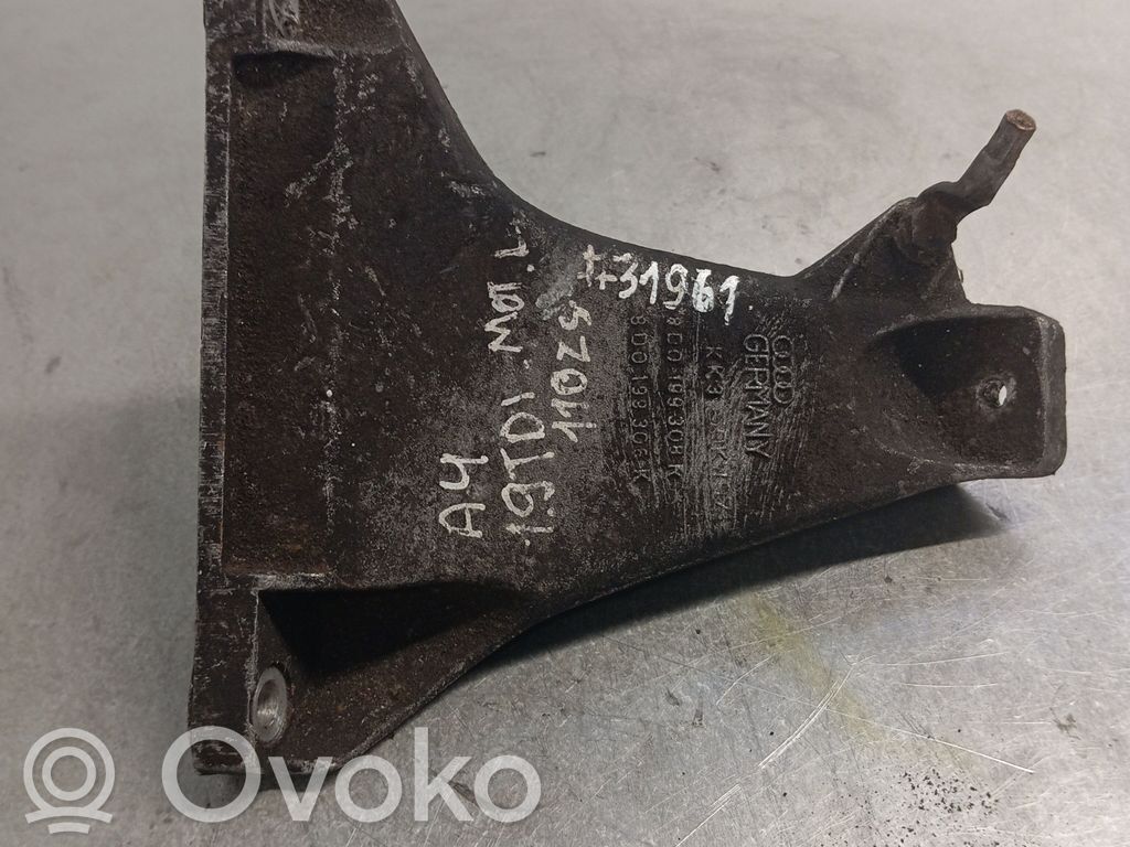 Audi A4 S4 B5 8D Engine mounting bracket 