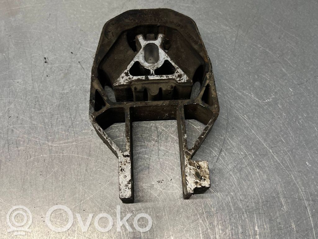 Volvo V50 Engine mount bracket 