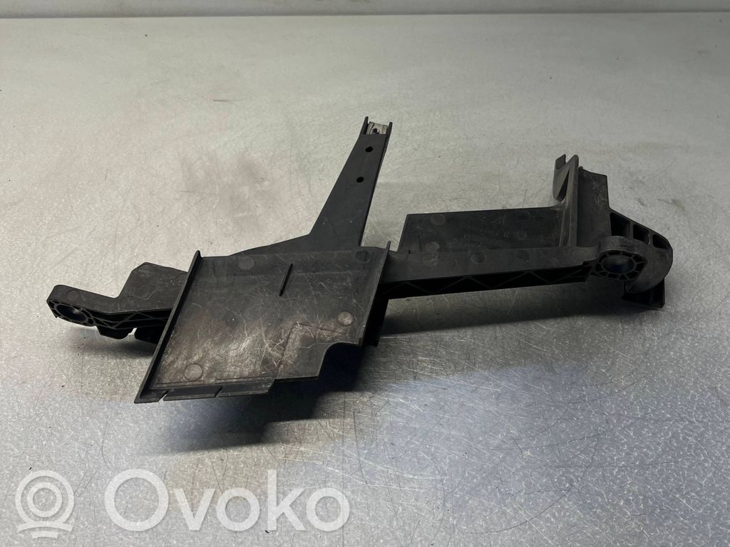 BMW X3 E83 Headlight/headlamp mounting bracket 