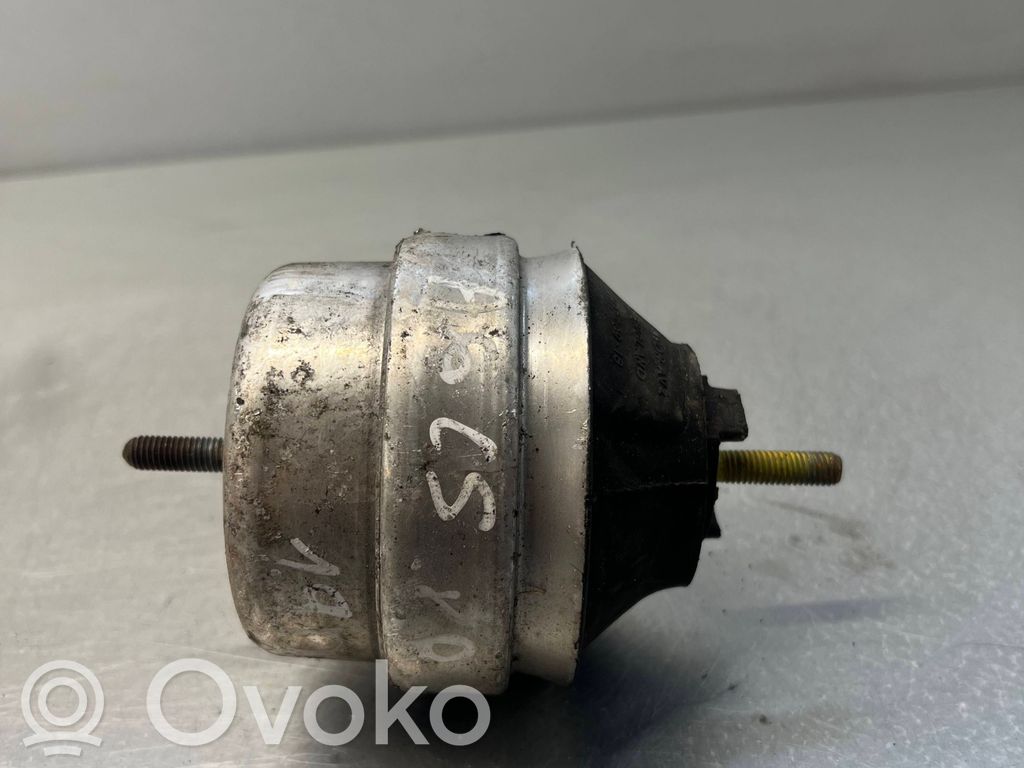 Audi A6 S6 C5 4B Engine mount bracket 